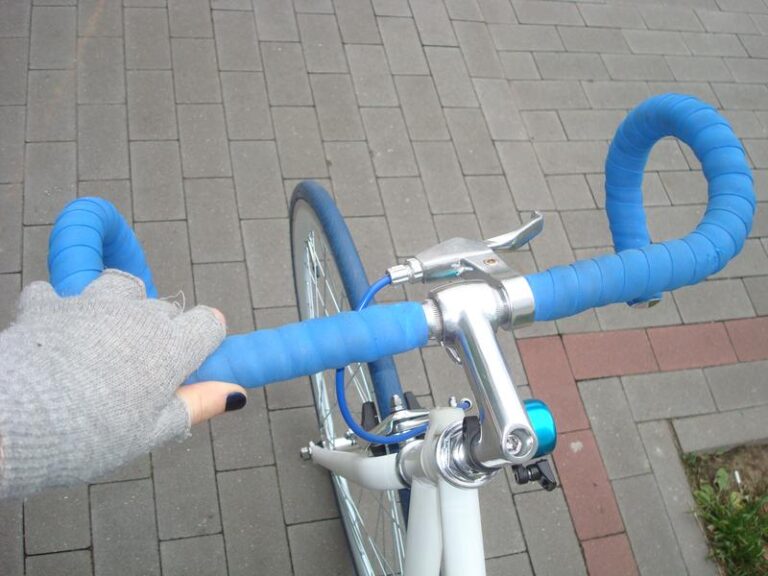 Droga Redakcjo, skąd takie zachowanie rowerzysty?