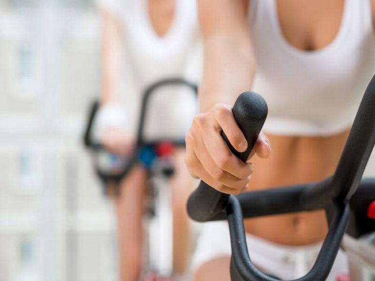 Randka z rowerem. Co jest ważne w obsłudze roweru stacjonarnego?