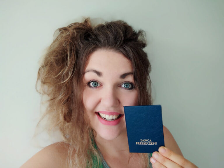 Oddawanie szpiku z DKMS. Dawca opowiada o procesie i wrażeniach