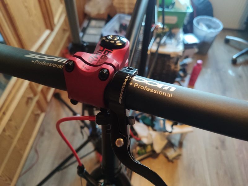 Adapter do kierownicy w ostrym kole