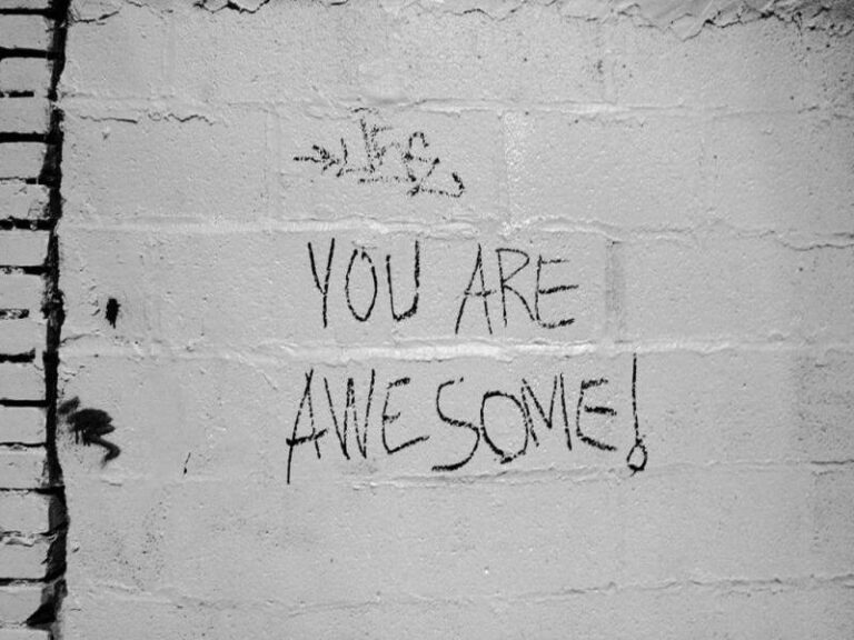 Udawać to można na fejsie